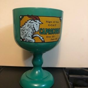 Tiara Indiana green goblet glass - Capricorn